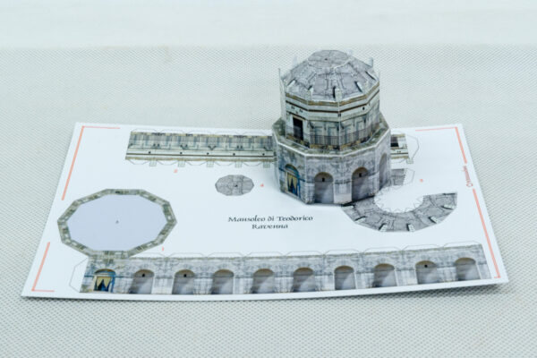 Ravenna - Mausoleo di Teodorico - modello di carta da costruire - formacultura